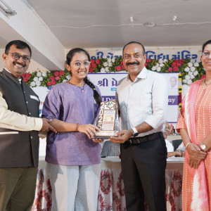 AWARD DISTRIBUTION CEREMONY